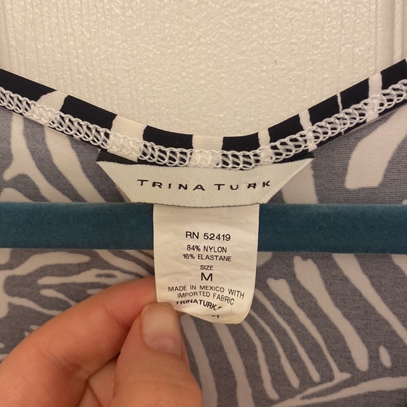 Trina Turk Tanzania Zebra Tunic - Picture 3 of 8